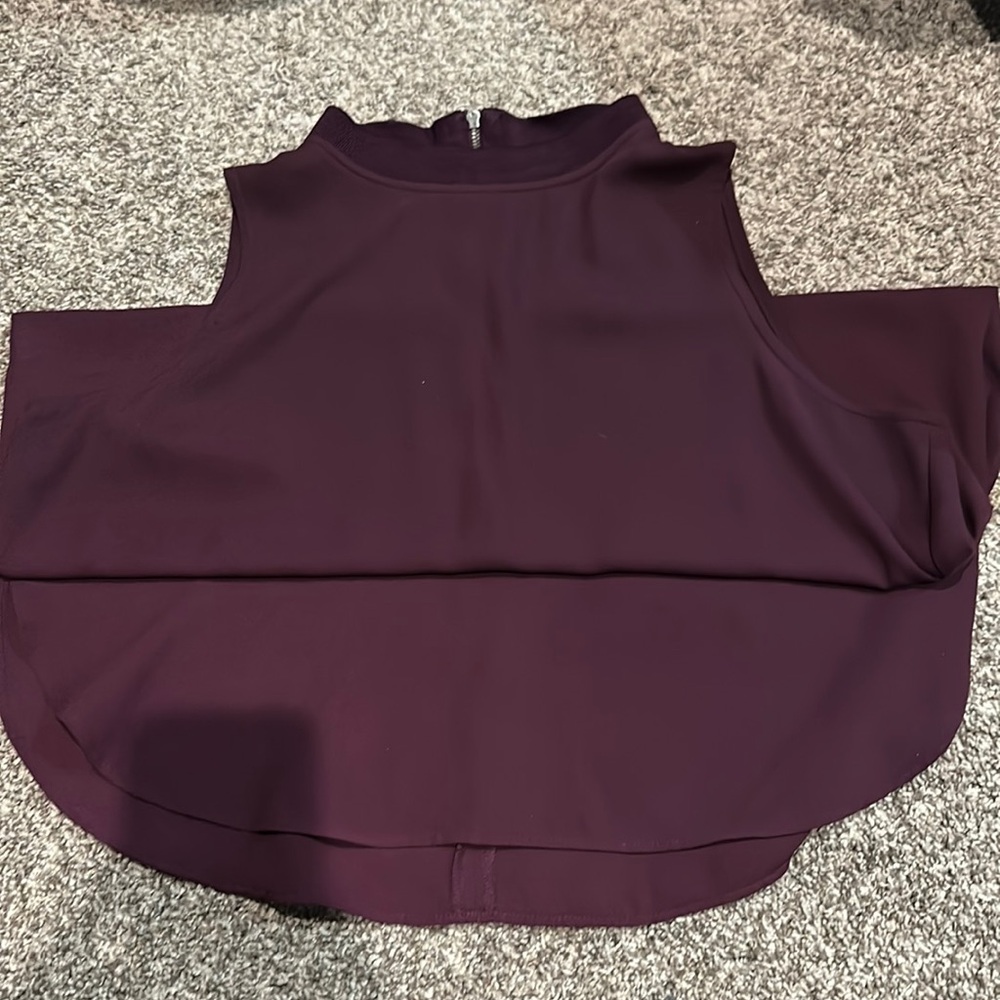 Maroon sleeveless blouse, loft , back zipper